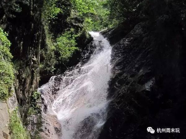 30年过去了,《笑傲江湖2:东方不败》为何至今无人超越?-有问必答平台,快速解决你的问题。
